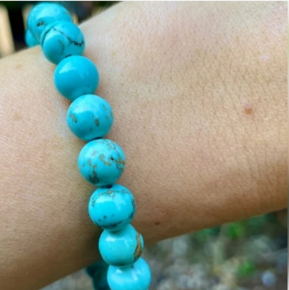 2/$25🩵Turquoise Stone Aromatherapy Beautiful Calming Bracelet in 8mm